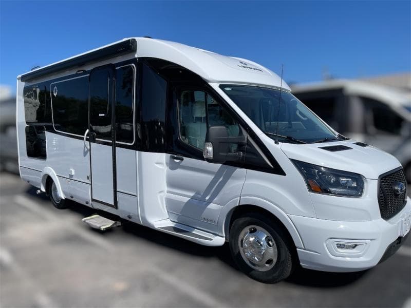 2025 Leisure Travel Vans Wonder 24RL