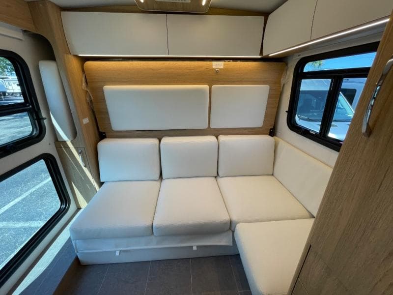 2025 Leisure Travel Vans 2025 Leisure Travel Vans Wonder - thumbnail 30