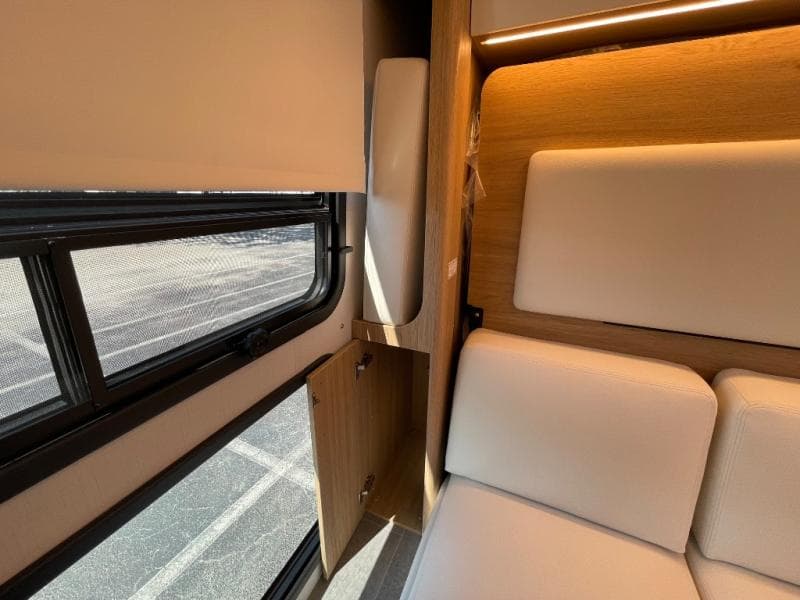 2025 Leisure Travel Vans 2025 Leisure Travel Vans Wonder - thumbnail 38