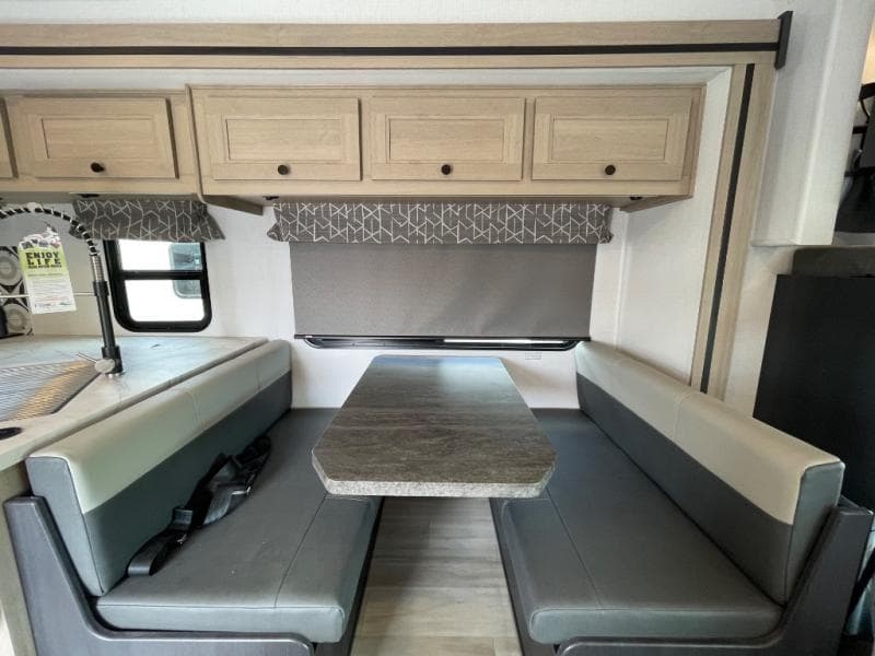 2025 Forest River 2025 Forest River Sunseeker - thumbnail 11