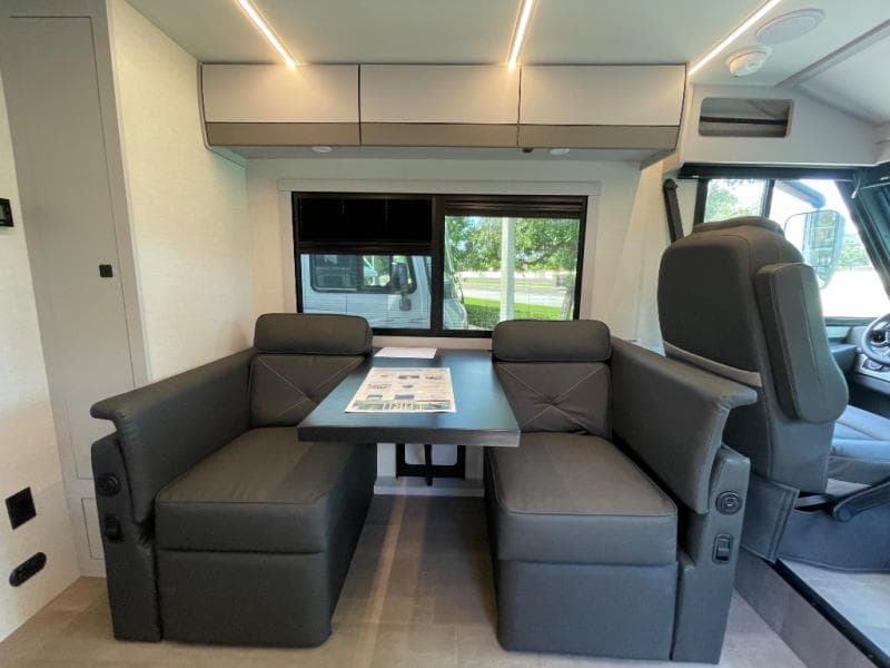 2026 Coachmen 2026 Coachmen Euro - thumbnail 6