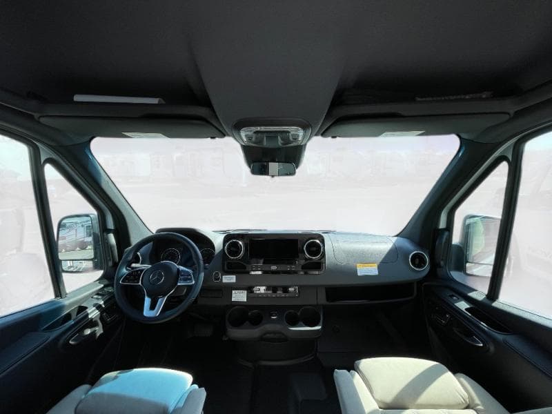 2025 Coachmen 2025 Coachmen Galleria - thumbnail 9