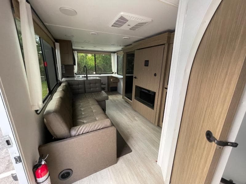 2025 Forest River 2025 Forest River Wildwood - thumbnail 38