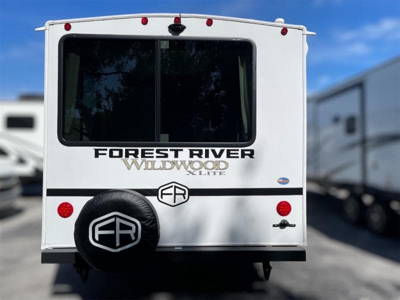 2025 Forest River 2025 Forest River Wildwood - thumbnail 5