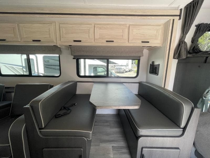 2024 Forest River 2024 Forest River Sunseeker - thumbnail 6