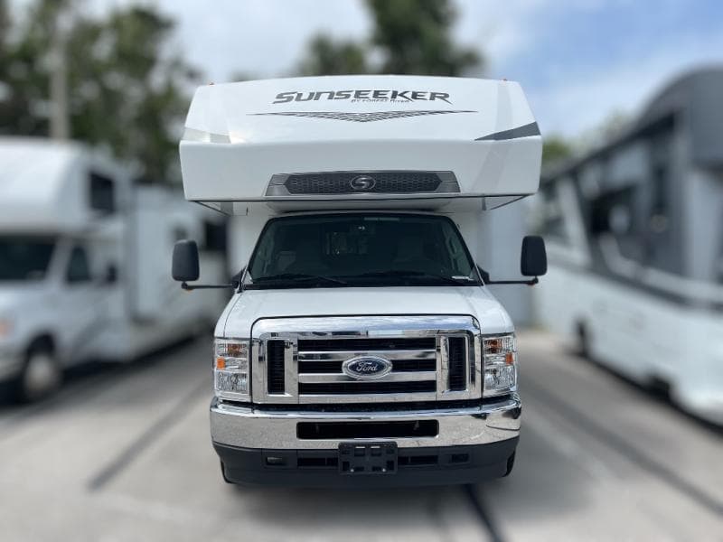 2024 Forest River 2024 Forest River Sunseeker Classic - thumbnail 3