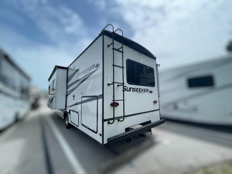 2024 Forest River 2024 Forest River Sunseeker Classic - thumbnail 5
