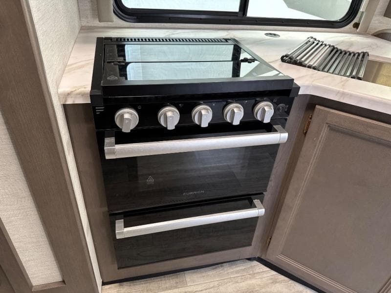 2026 Thor Motor Coach 2026 Thor Motor Coach Chateau - thumbnail 11