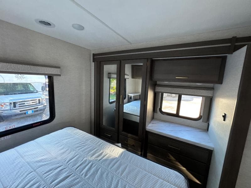 2026 Thor Motor Coach 2026 Thor Motor Coach Chateau - thumbnail 21