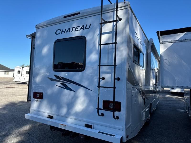 2026 Thor Motor Coach 2026 Thor Motor Coach Chateau - thumbnail 5