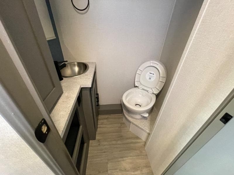 2026 Coachmen 2026 Coachmen Pursuit - thumbnail 21