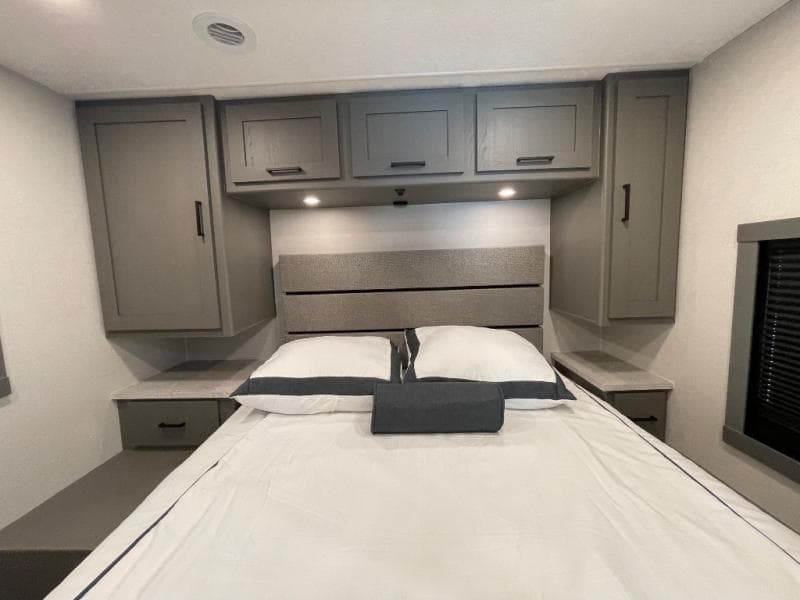 2026 Coachmen 2026 Coachmen Pursuit - thumbnail 36