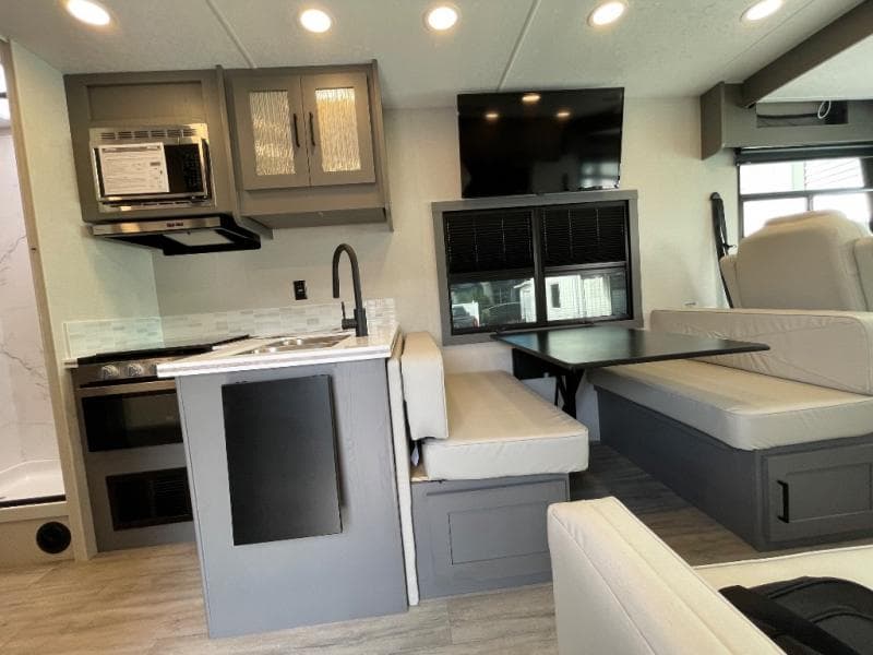 2026 Coachmen 2026 Coachmen Pursuit - thumbnail 9