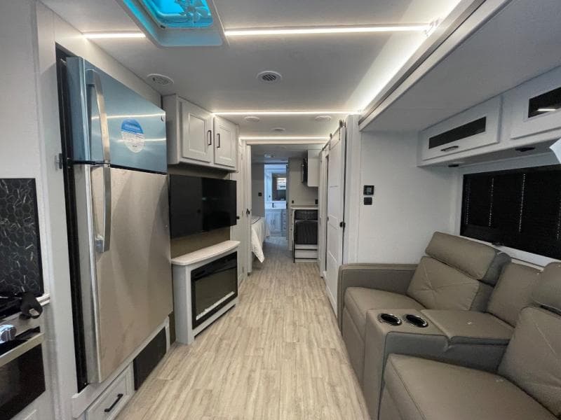 2026 Coachmen 2026 Coachmen Mirada - thumbnail 13