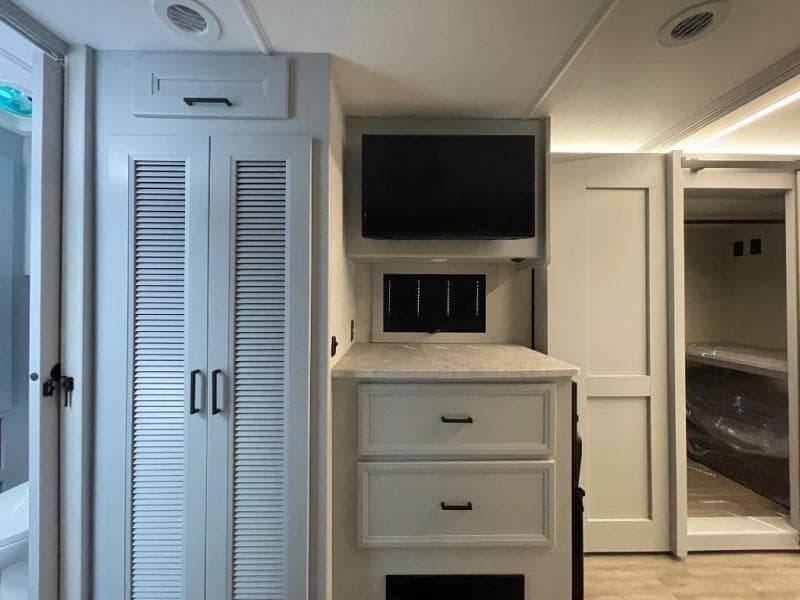 2026 Coachmen 2026 Coachmen Mirada - thumbnail 19