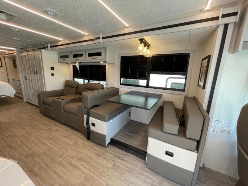 2026 Coachmen 2026 Coachmen Mirada - thumbnail 13