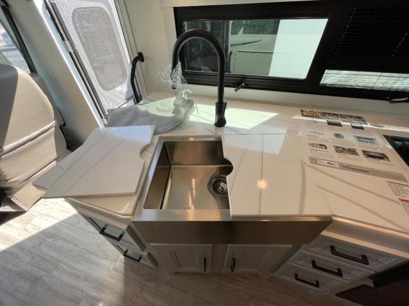 2026 Coachmen 2026 Coachmen Mirada - thumbnail 17