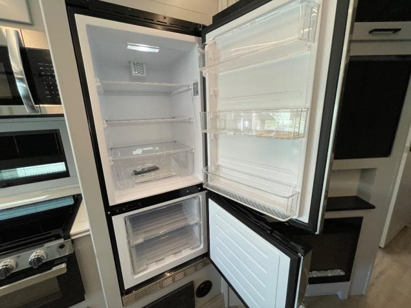 2026 Coachmen 2026 Coachmen Mirada - thumbnail 21