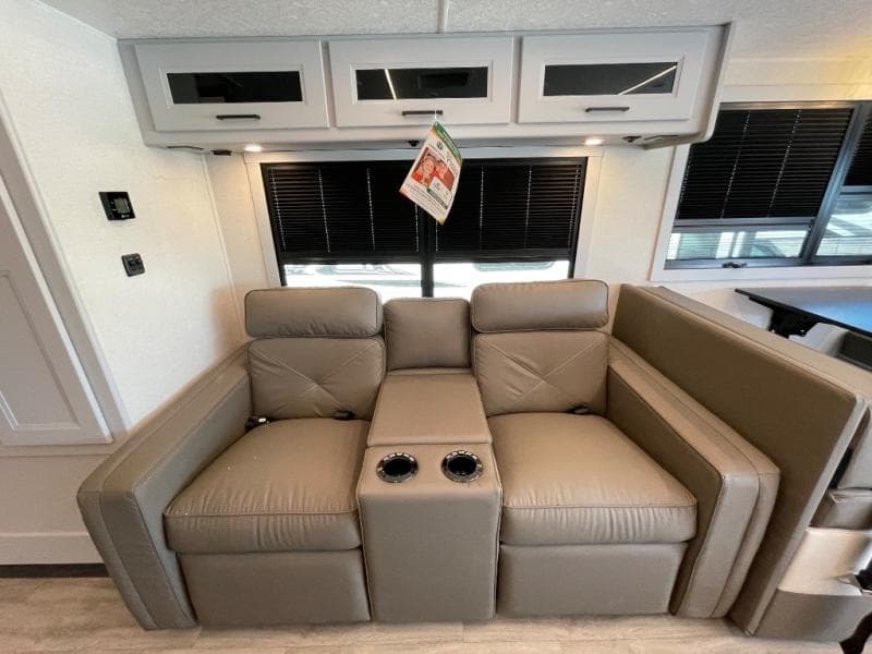 2026 Coachmen 2026 Coachmen Mirada - thumbnail 23