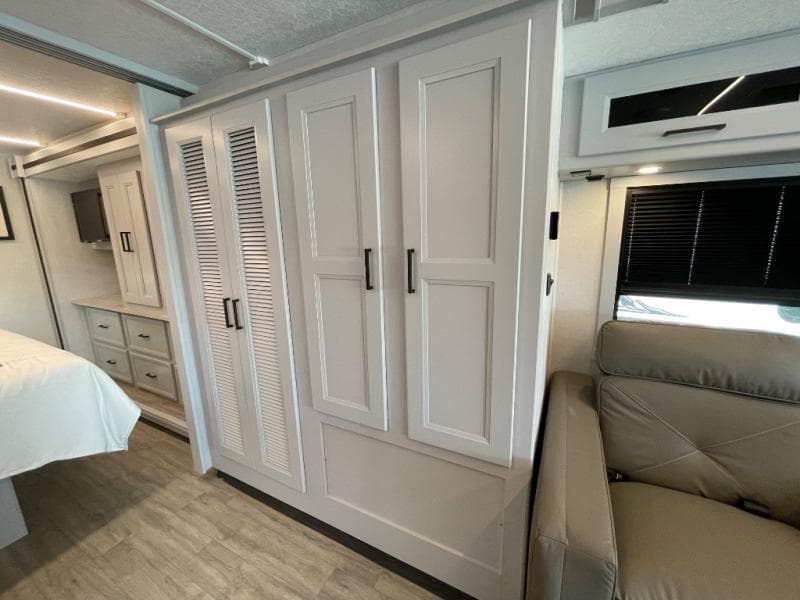 2026 Coachmen 2026 Coachmen Mirada - thumbnail 29