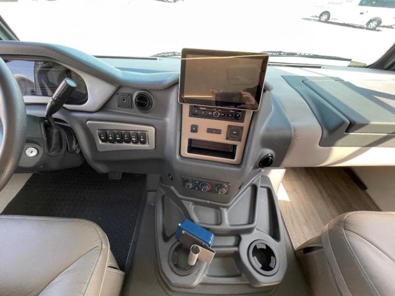 2026 Coachmen 2026 Coachmen Mirada - thumbnail 8