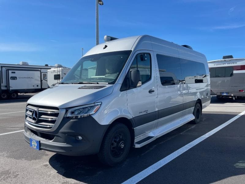 2025 Coachmen 2025 Coachmen Galleria - thumbnail 4