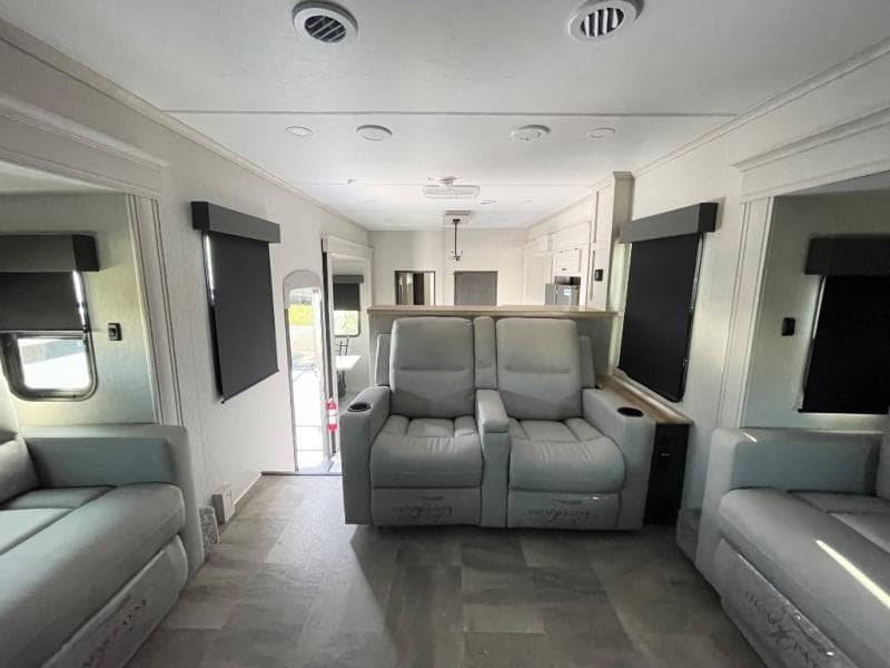 2026 Coachmen 2026 Coachmen Brookstone - thumbnail 11