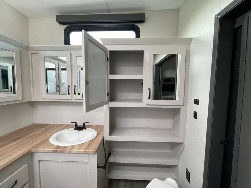 2026 Coachmen 2026 Coachmen Brookstone - thumbnail 18