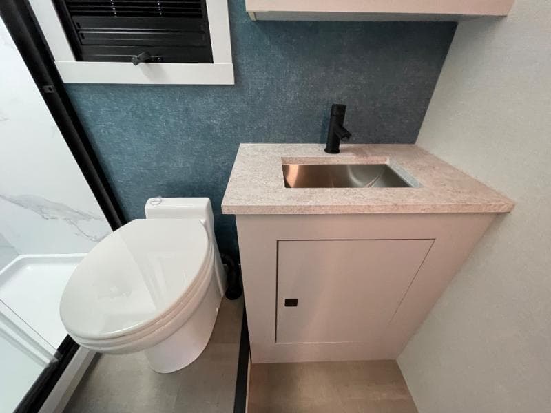 2026 Coachmen 2026 Coachmen Euro - thumbnail 14