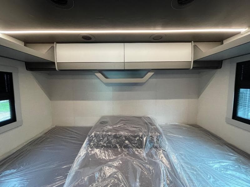 2026 Coachmen 2026 Coachmen Euro - thumbnail 19