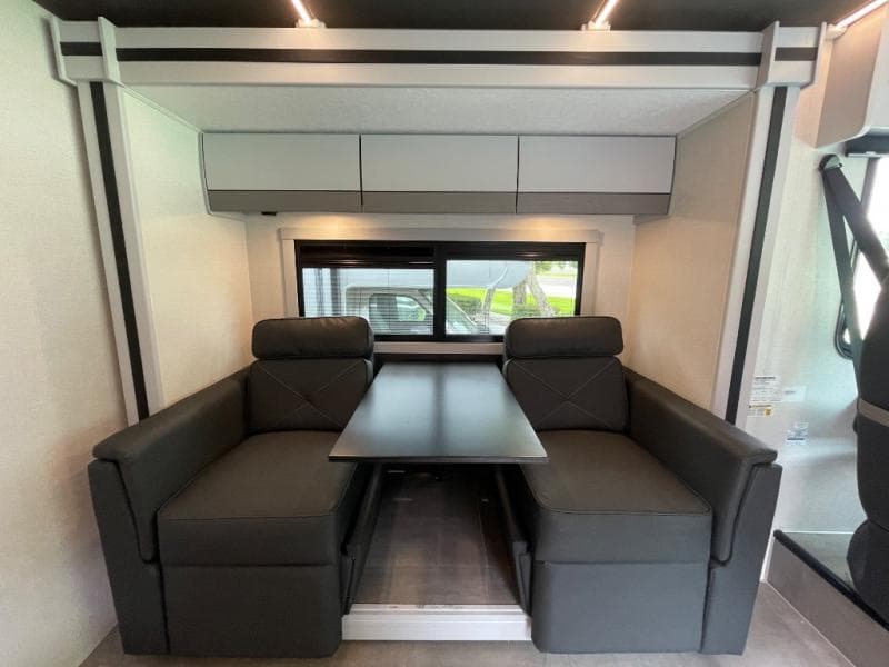 2026 Coachmen 2026 Coachmen Euro - thumbnail 10