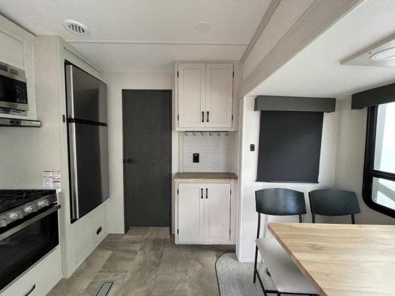 2026 Coachmen 2026 Coachmen Chaparral - thumbnail 19