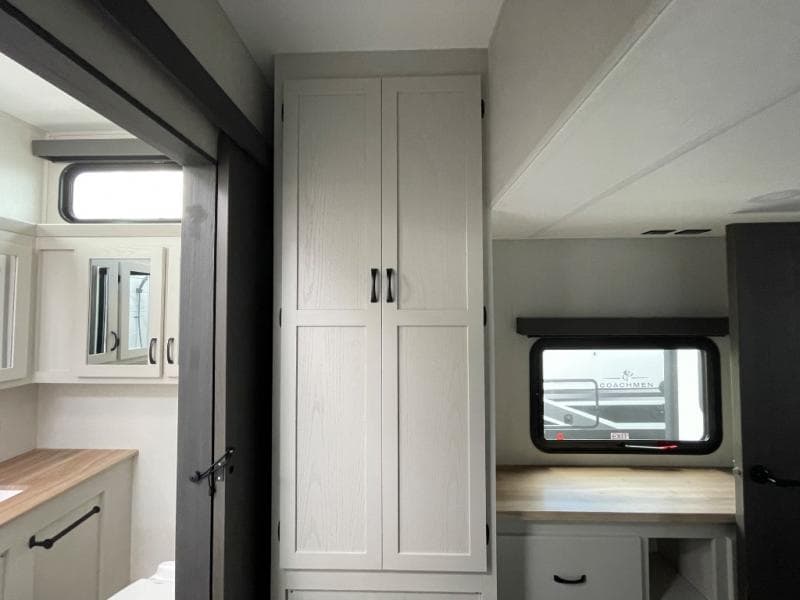 2026 Coachmen 2026 Coachmen Chaparral - thumbnail 17