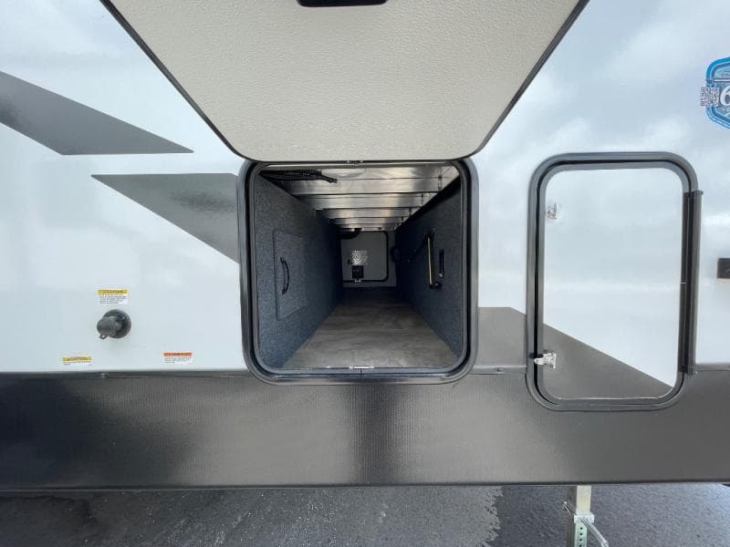 2026 Coachmen 2026 Coachmen Chaparral - thumbnail 9