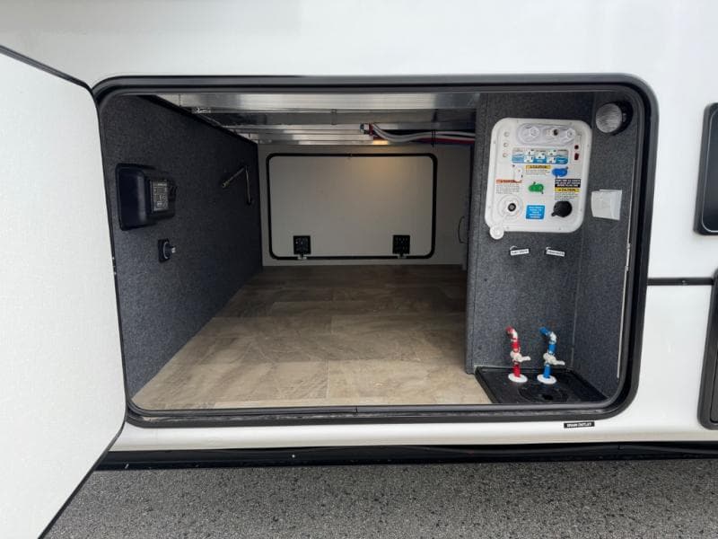 2026 Coachmen 2026 Coachmen Brookstone - thumbnail 5