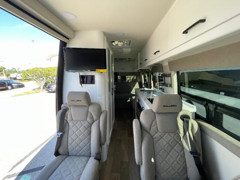 2025 Coachmen 2025 Coachmen Galleria - thumbnail 9