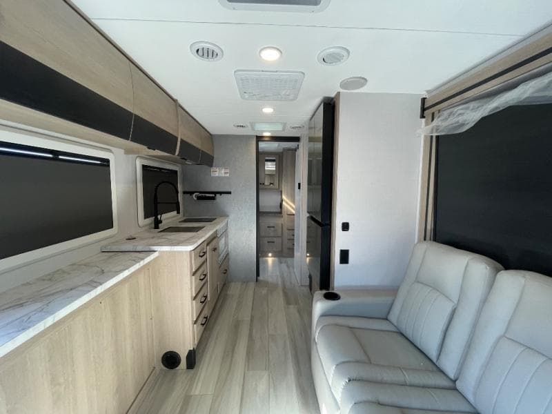 2026 Forest River 2026 Forest River Sunseeker - thumbnail 12