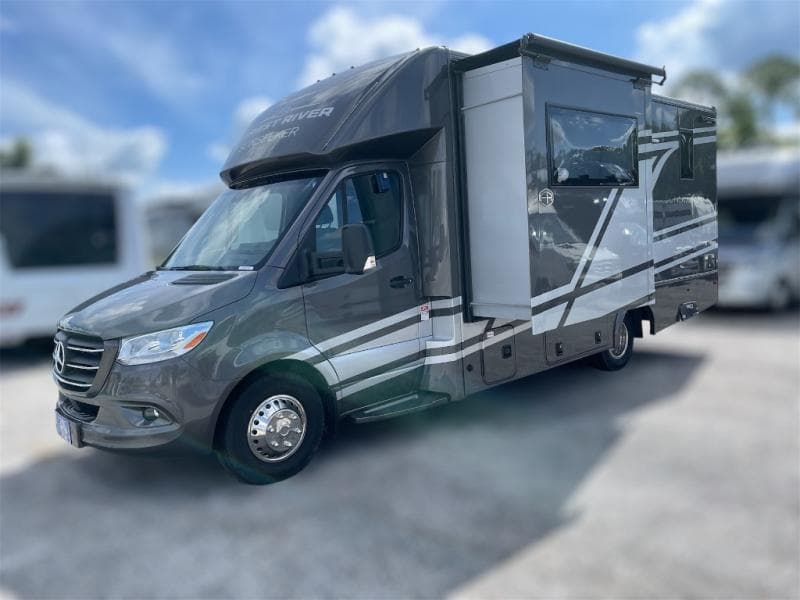 2026 Forest River 2026 Forest River Sunseeker - thumbnail 4