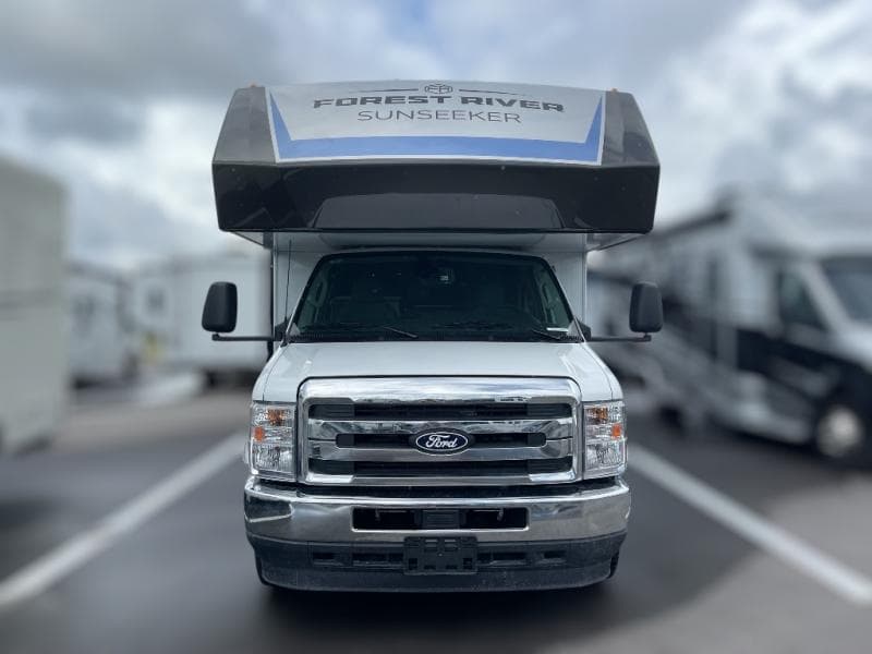 2026 Forest River 2026 Forest River Sunseeker Classic - thumbnail 3