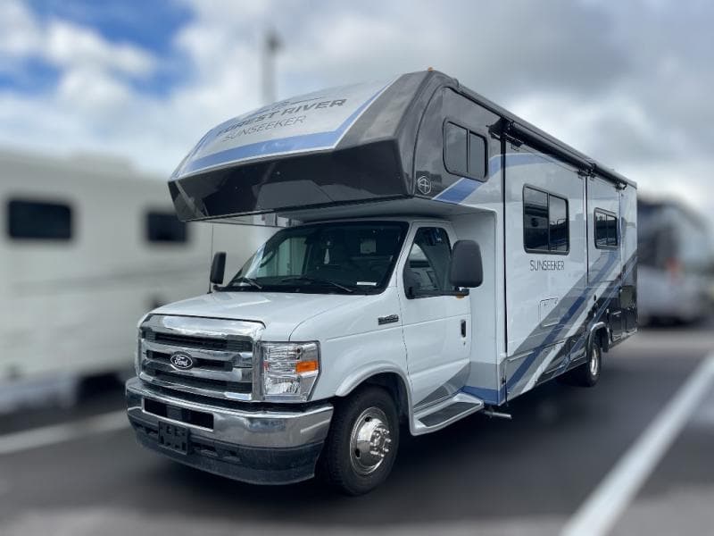2026 Forest River 2026 Forest River Sunseeker Classic - thumbnail 4