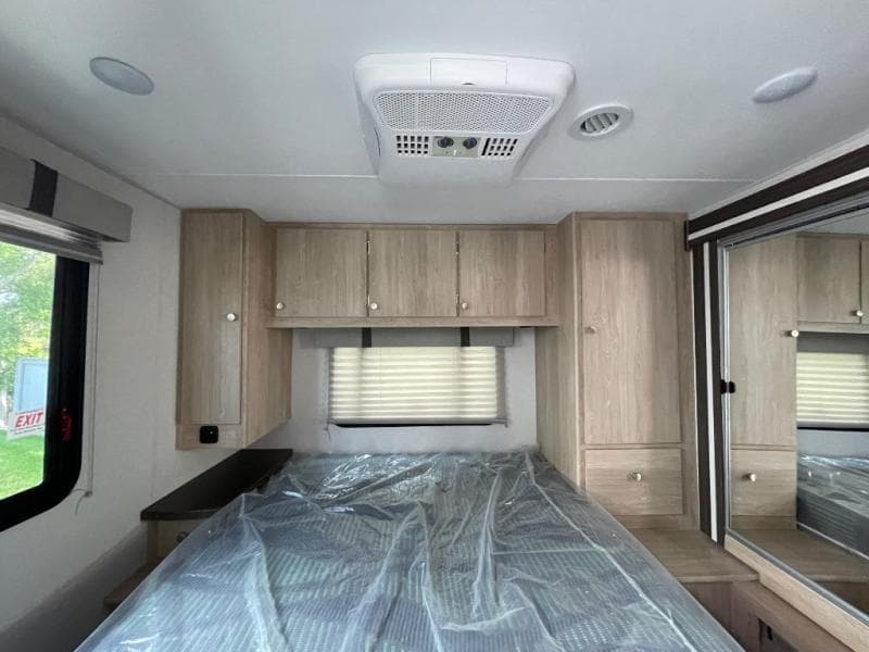 2026 Coachmen 2026 Coachmen Leprechaun - thumbnail 10