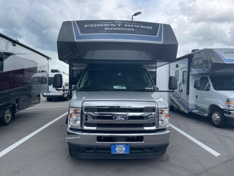 2026 Forest River 2026 Forest River Sunseeker Classic - thumbnail 3