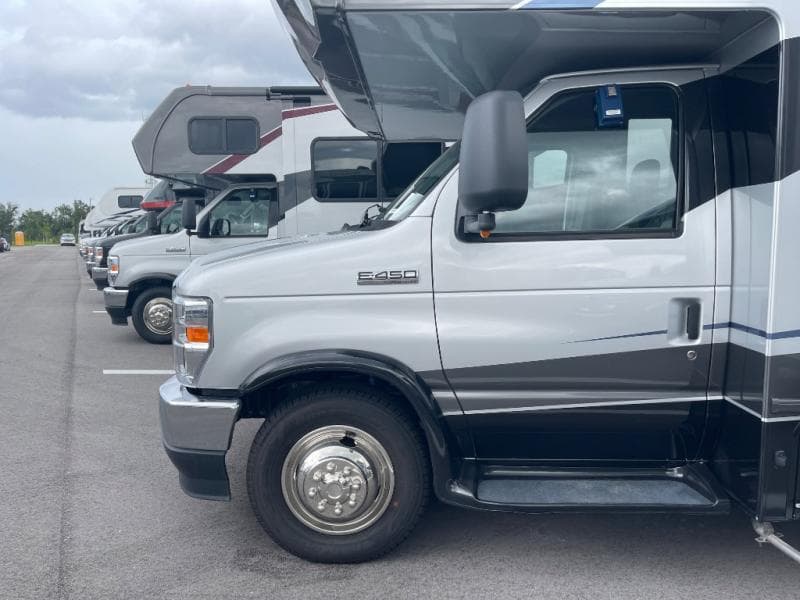 2026 Forest River 2026 Forest River Sunseeker Classic - thumbnail 5