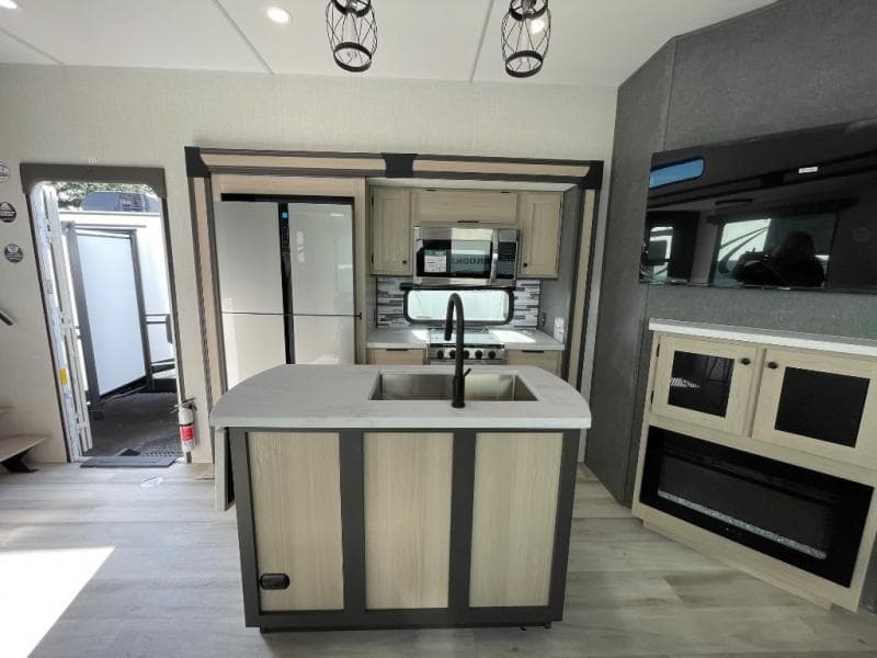 2026 Forest River 2026 Forest River Cardinal - thumbnail 18