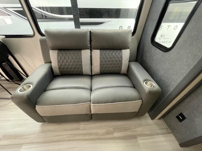 2026 Forest River 2026 Forest River Cardinal - thumbnail 38