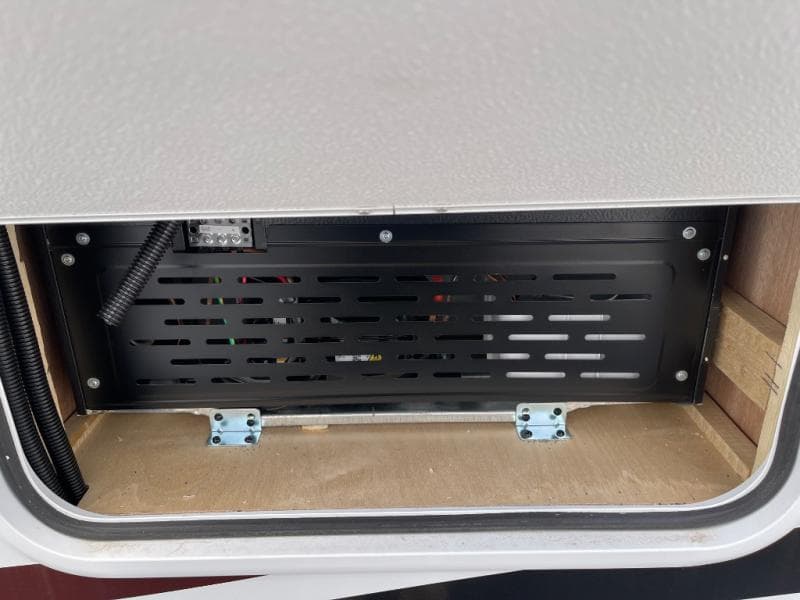 2026 Coachmen 2026 Coachmen Leprechaun - thumbnail 17