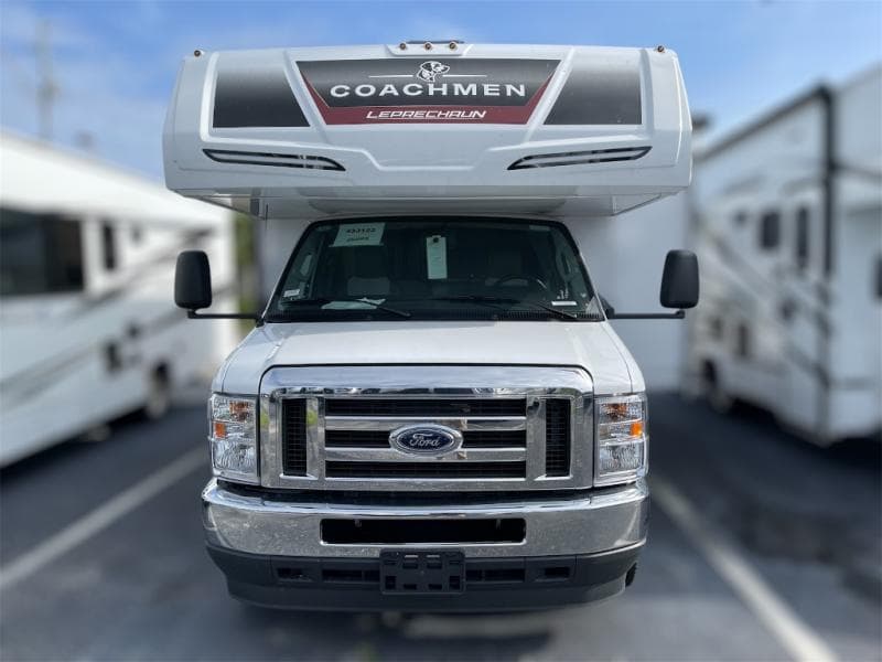 2026 Coachmen 2026 Coachmen Leprechaun - thumbnail 3