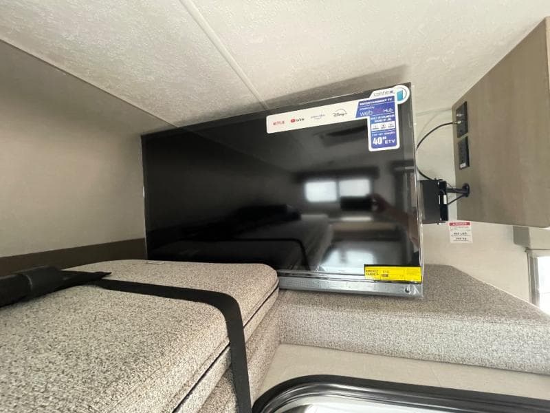 2026 Coachmen 2026 Coachmen Leprechaun - thumbnail 26