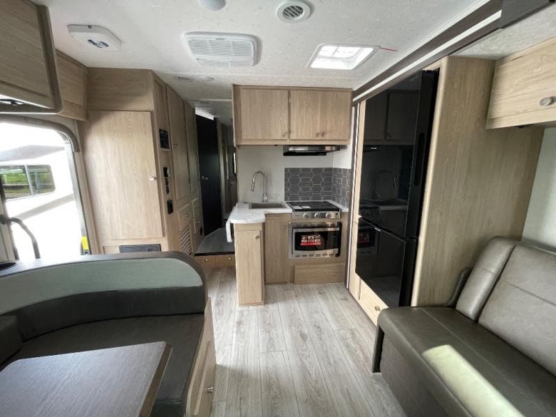 2026 Coachmen 2026 Coachmen Leprechaun - thumbnail 29