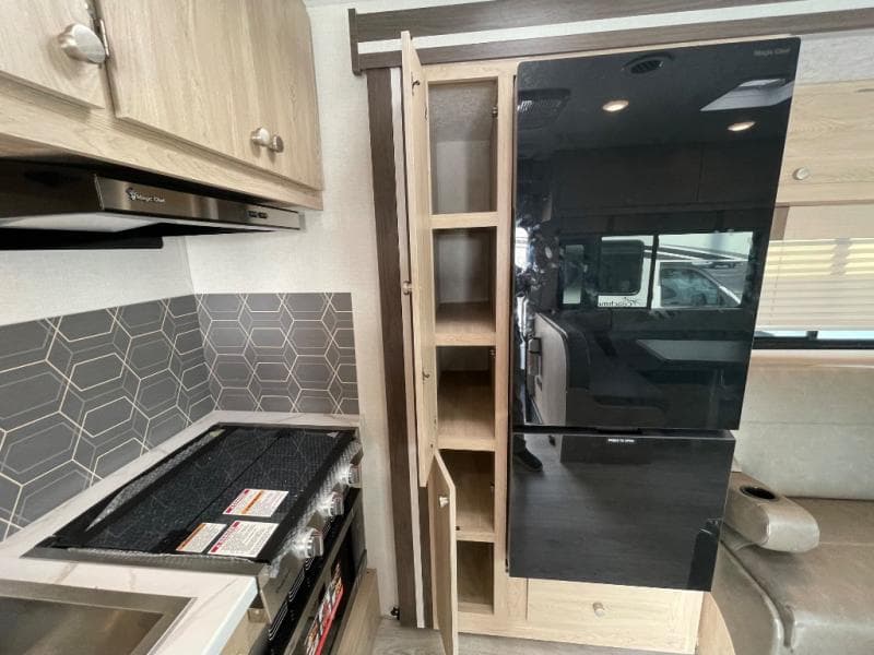 2026 Coachmen 2026 Coachmen Leprechaun - thumbnail 34